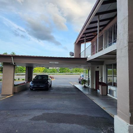 Econo Lodge Wytheville I-77 & I-81 Buitenkant foto