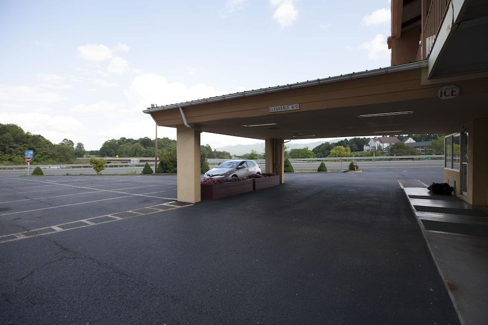 Econo Lodge Wytheville I-77 & I-81 Buitenkant foto