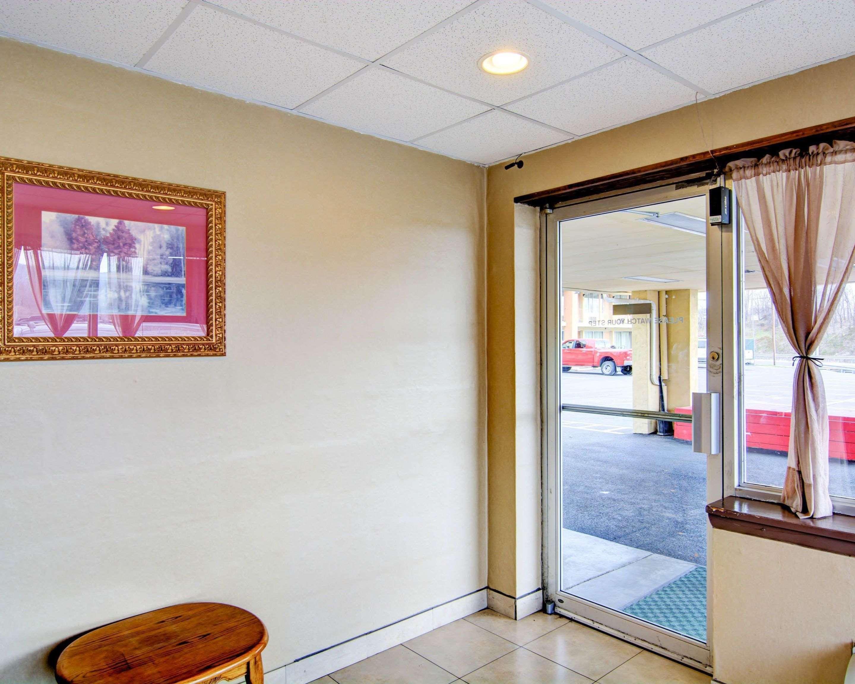 Econo Lodge Wytheville I-77 & I-81 Buitenkant foto