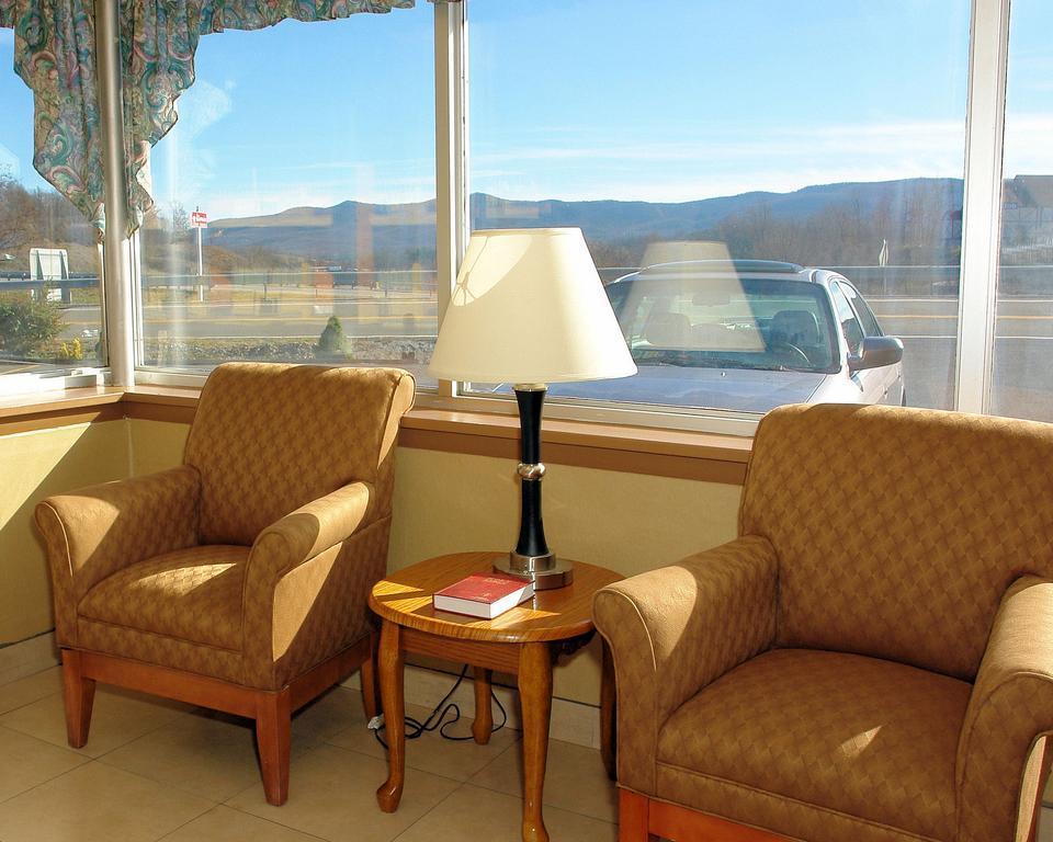 Econo Lodge Wytheville I-77 & I-81 Buitenkant foto