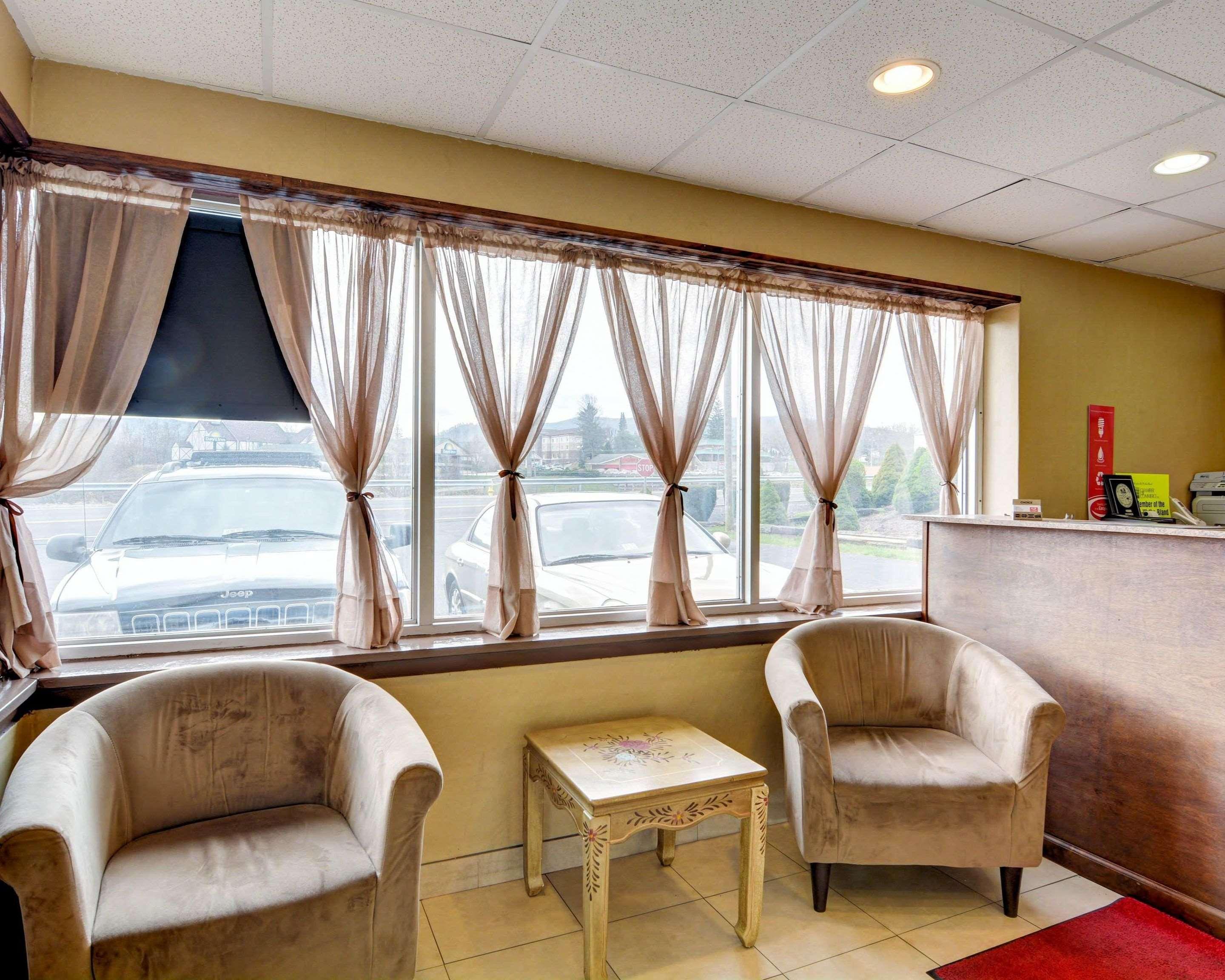Econo Lodge Wytheville I-77 & I-81 Buitenkant foto