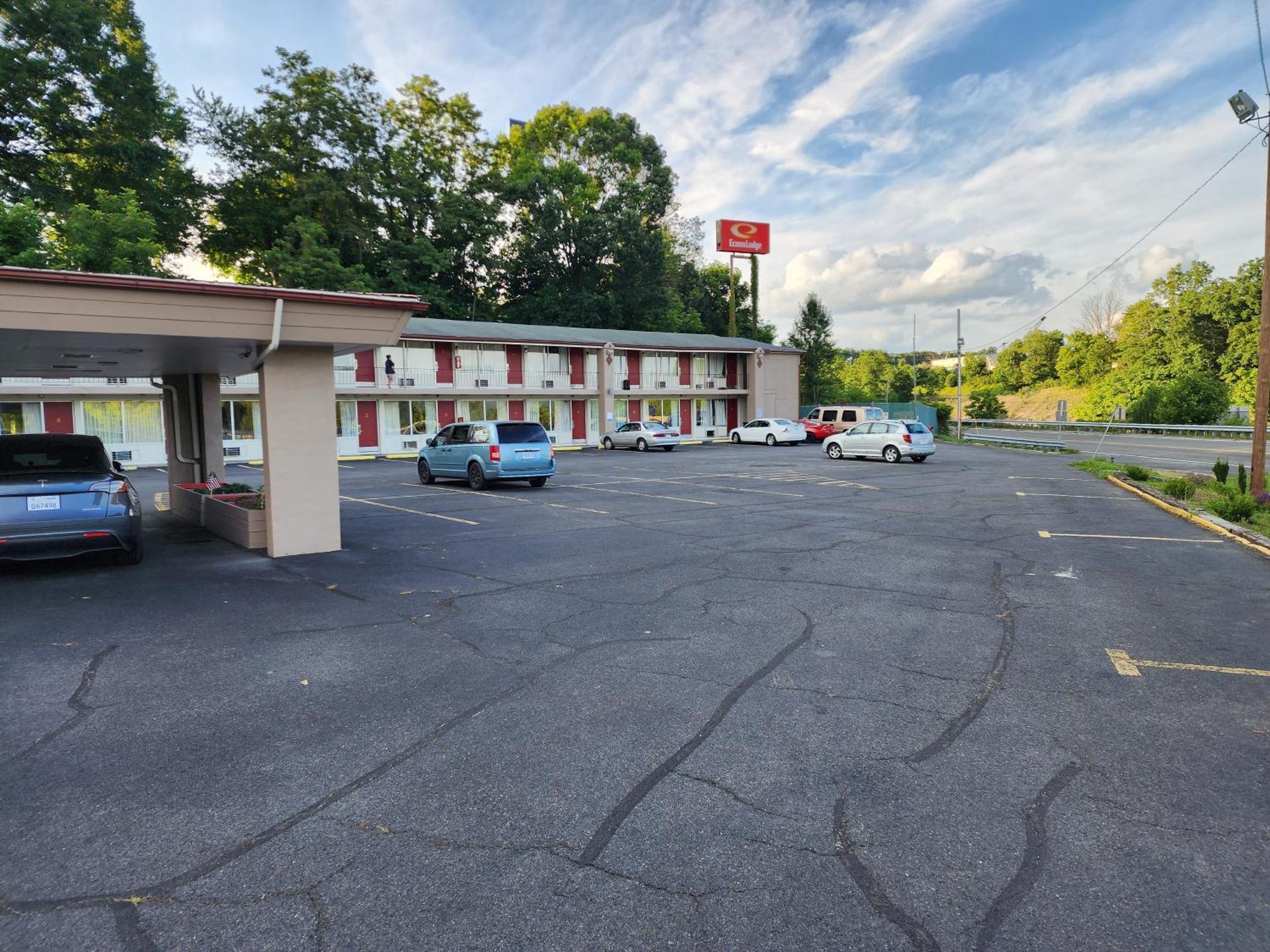 Econo Lodge Wytheville I-77 & I-81 Buitenkant foto