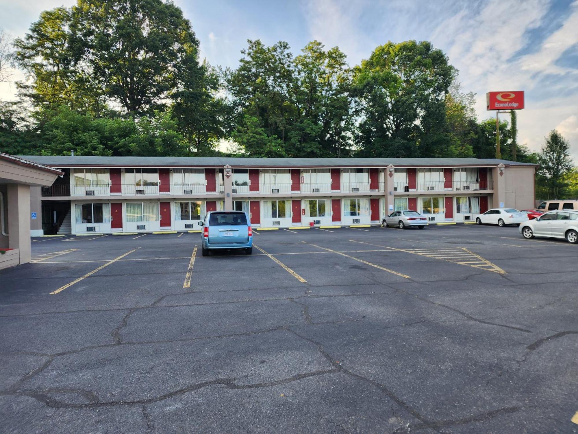 Econo Lodge Wytheville I-77 & I-81 Buitenkant foto