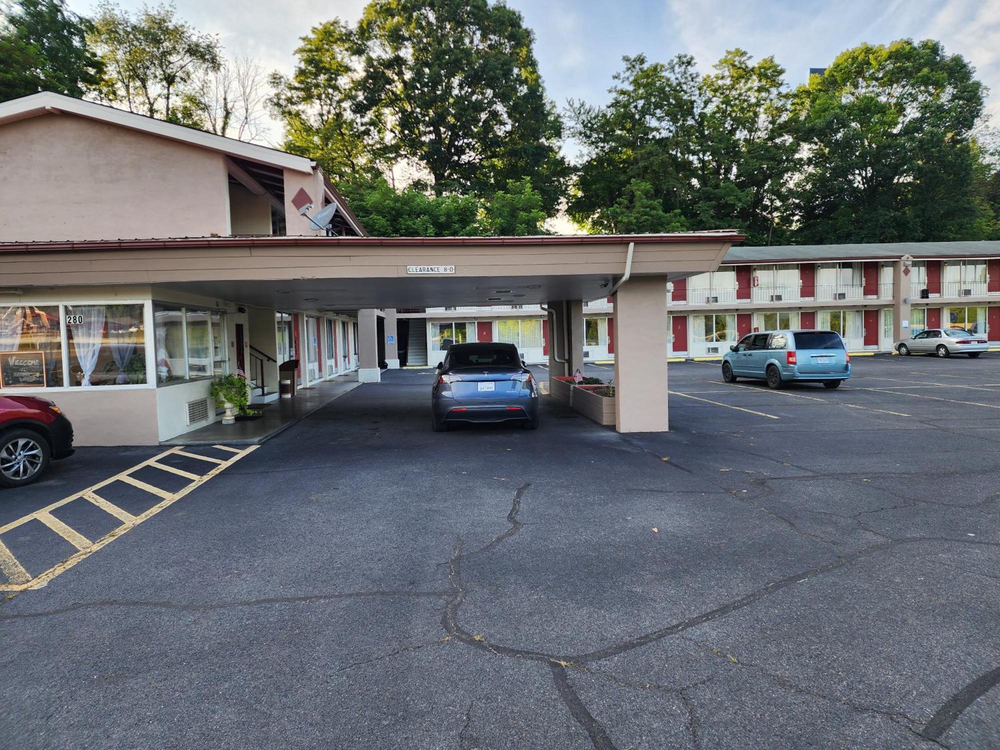 Econo Lodge Wytheville I-77 & I-81 Buitenkant foto