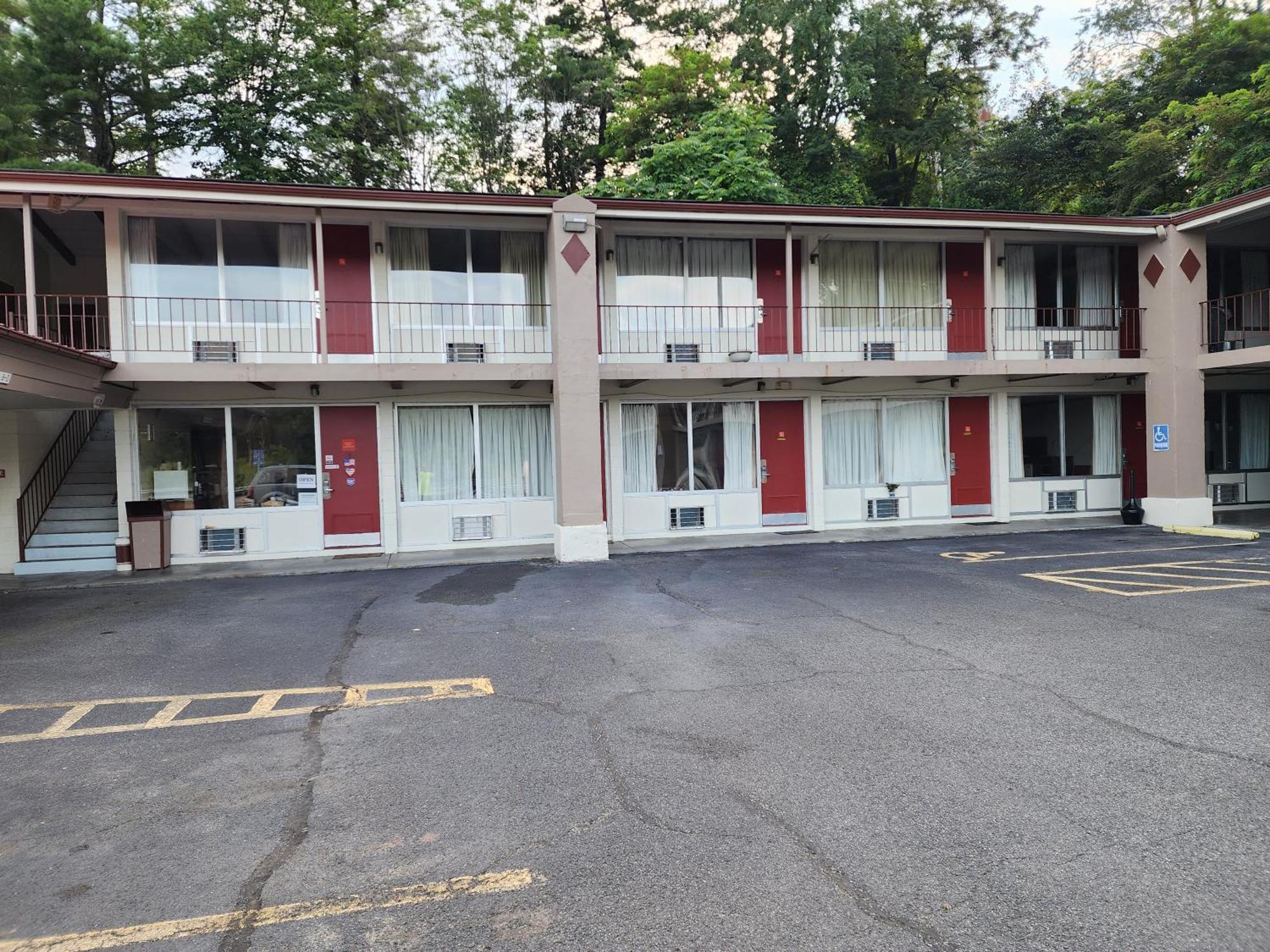 Econo Lodge Wytheville I-77 & I-81 Buitenkant foto