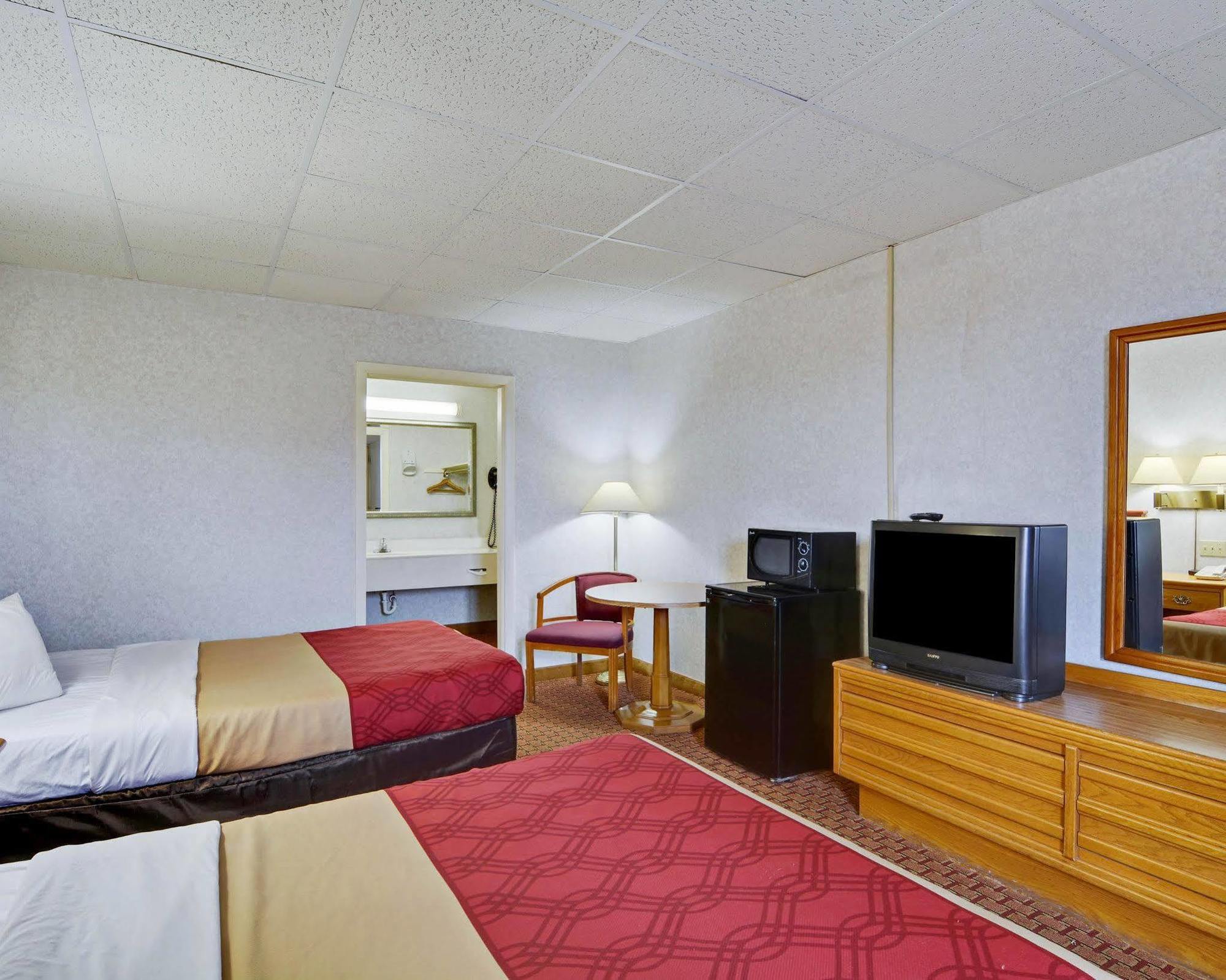 Econo Lodge Wytheville I-77 & I-81 Buitenkant foto