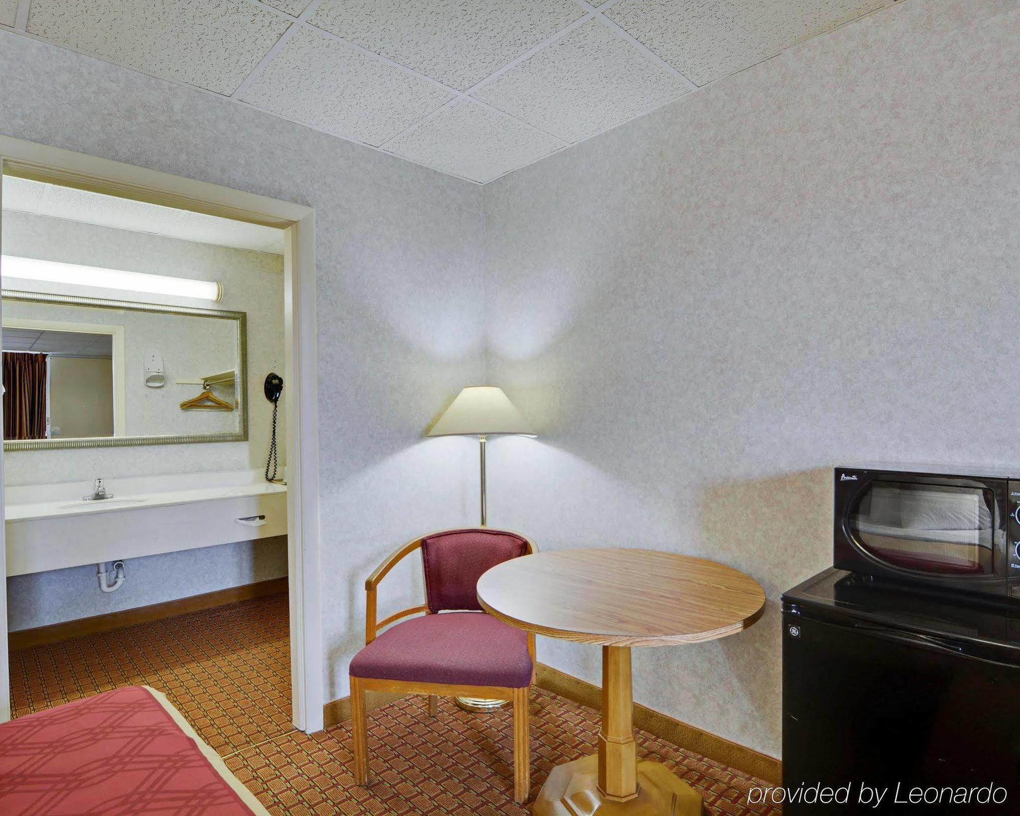 Econo Lodge Wytheville I-77 & I-81 Buitenkant foto
